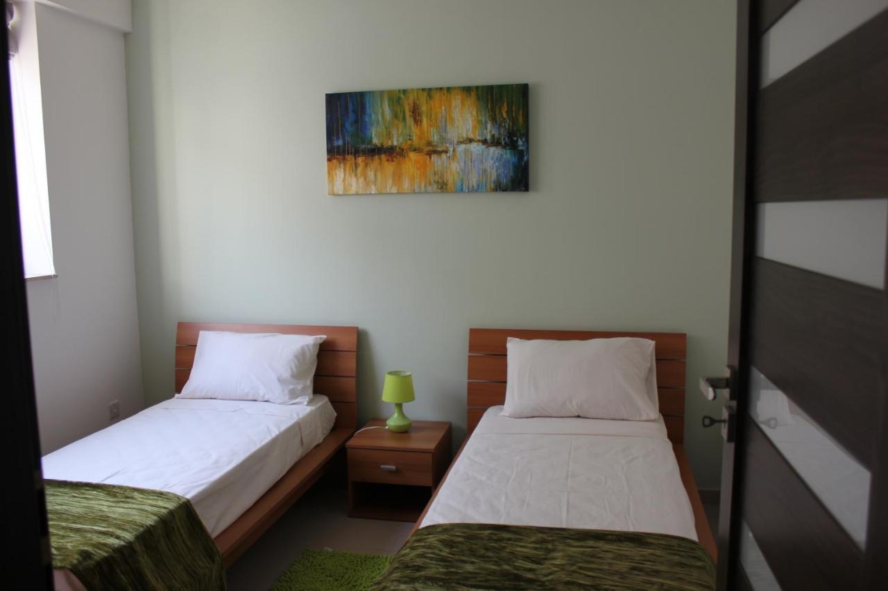 Sunny 2 Bedroom, 2 Bathrooms, Seaside Apt. Sliema Extérieur photo