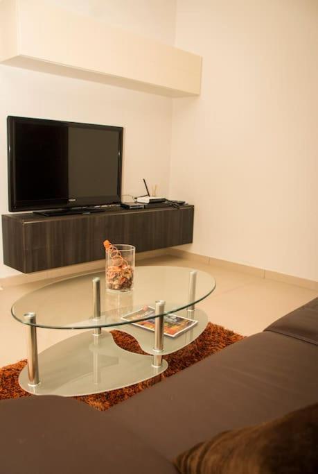 Sunny 2 Bedroom, 2 Bathrooms, Seaside Apt. Sliema Extérieur photo