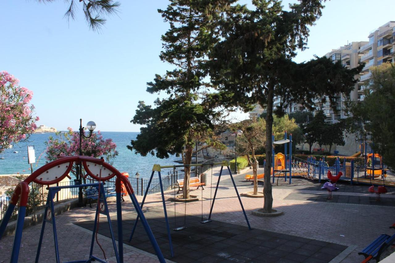 Sunny 2 Bedroom, 2 Bathrooms, Seaside Apt. Sliema Extérieur photo