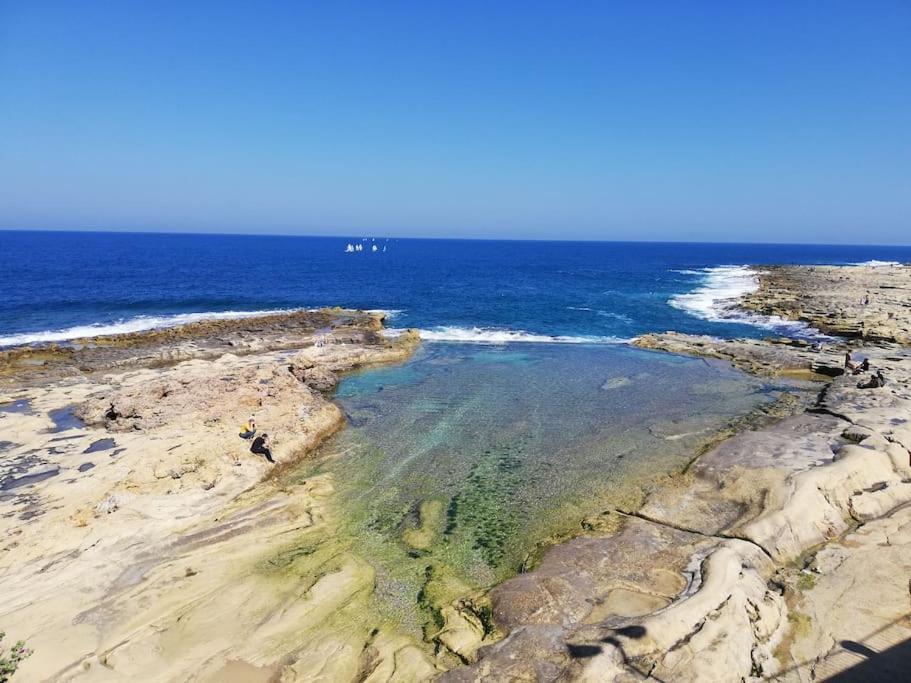 Sunny 2 Bedroom, 2 Bathrooms, Seaside Apt. Sliema Extérieur photo