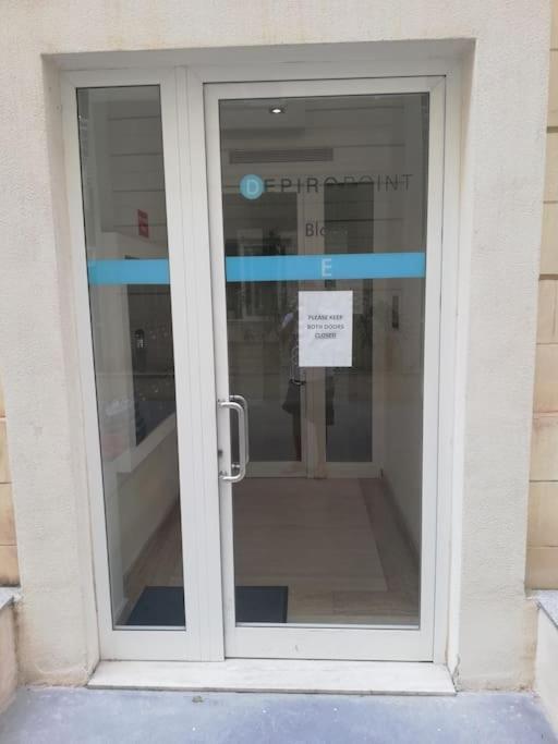 Sunny 2 Bedroom, 2 Bathrooms, Seaside Apt. Sliema Extérieur photo