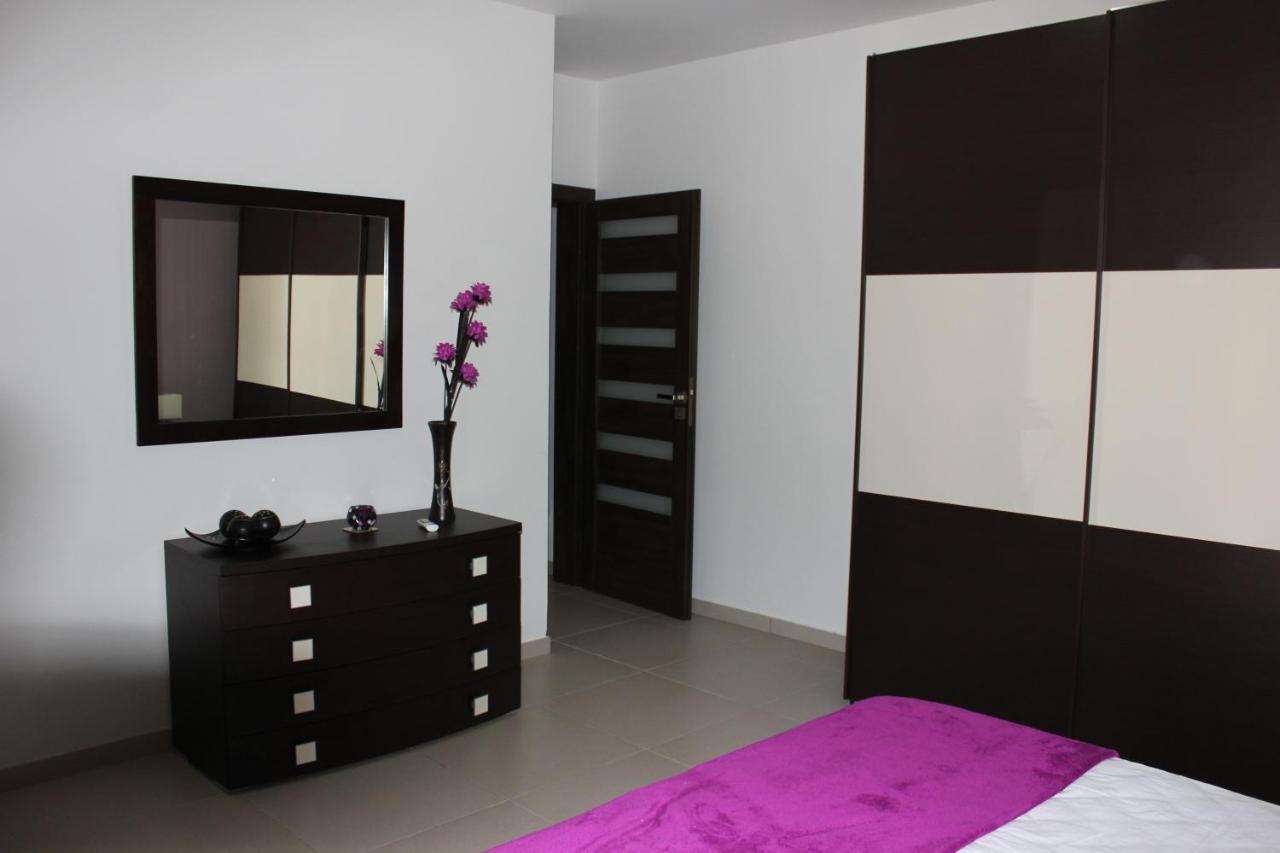 Sunny 2 Bedroom, 2 Bathrooms, Seaside Apt. Sliema Extérieur photo