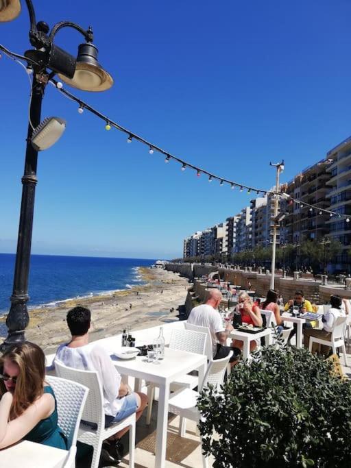 Sunny 2 Bedroom, 2 Bathrooms, Seaside Apt. Sliema Extérieur photo